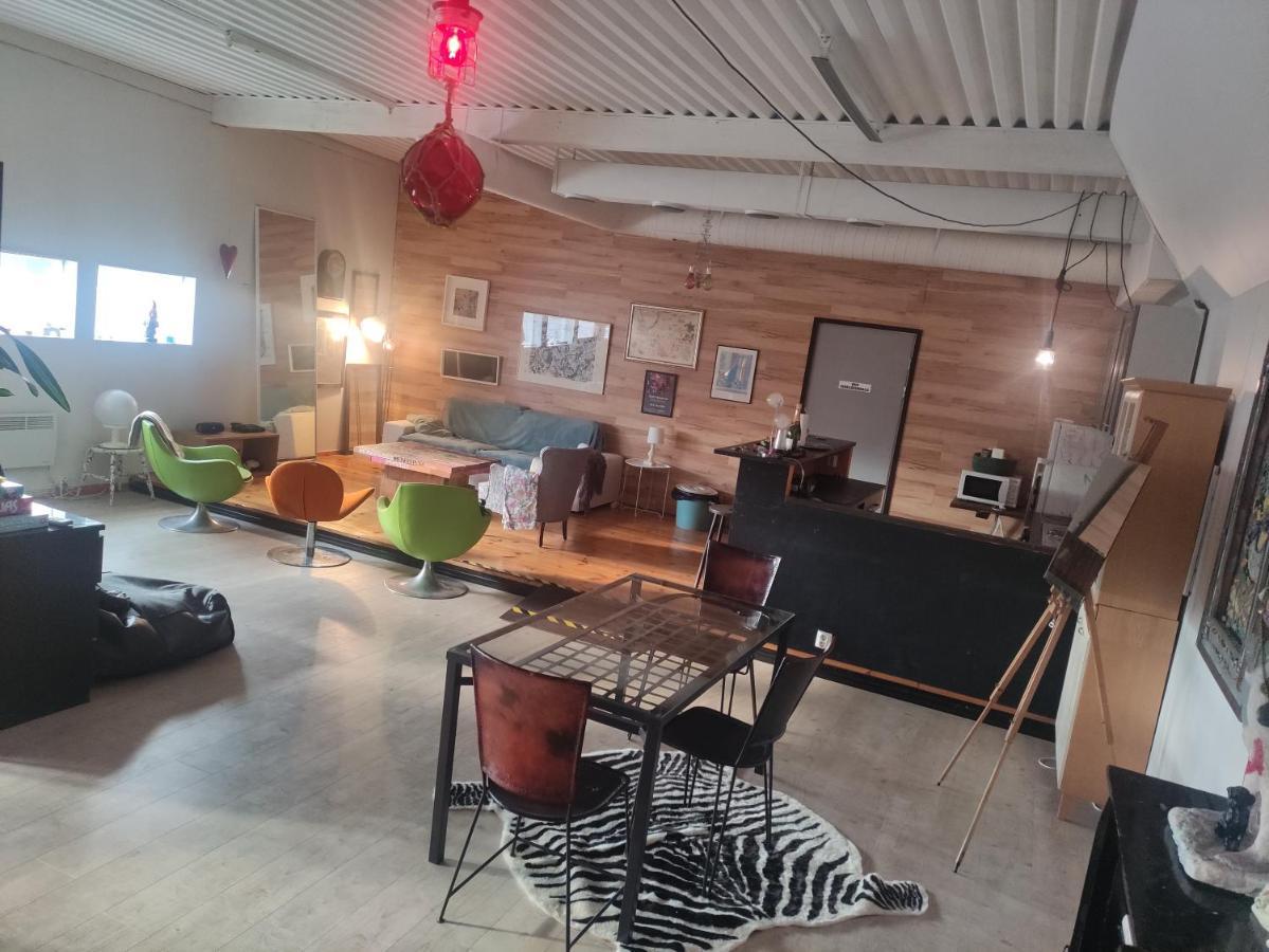 Apartment Juhlatila / Saunatila 230 M2, Malmi, Tattarisuo Helsinki